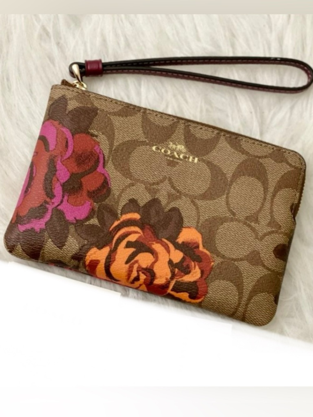 Coach Corner Zip Wristlet In Signature Canvas With Floral Print - Picture 2 of 8